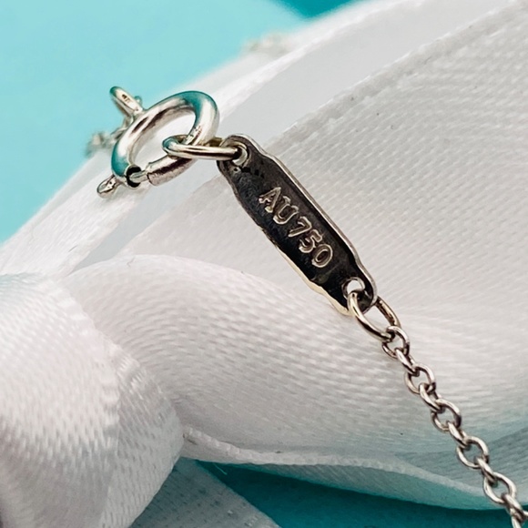 SOLD🔥Tiffany & Co. Necklace Metro Heart Diamond necklace 750 white Gold w/box - Picture 10 of 10